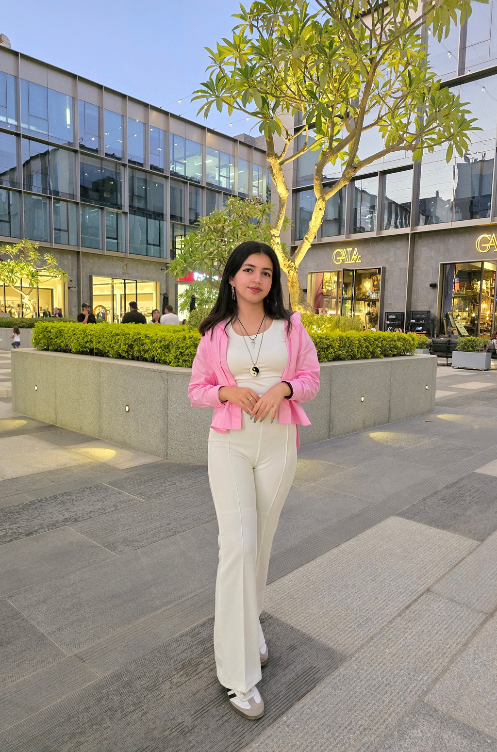 White Belle Curve Pants
